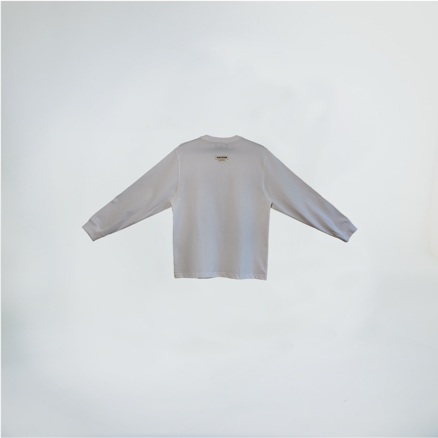 WHITE LONGSLEEVE T-SHIRT