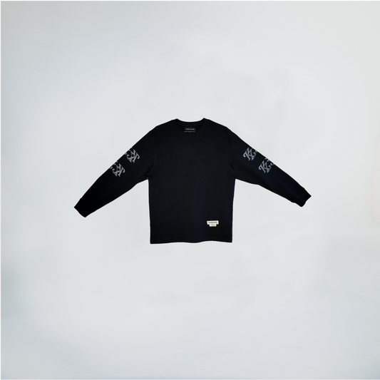 BLACK LONGSLEEVE T-SHIRT